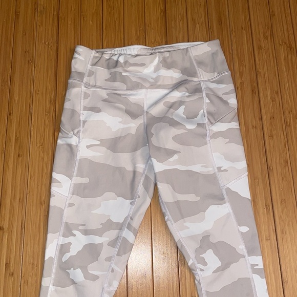 Athleta Camo Contender 7/8 Leggings - Picture 3 of 9